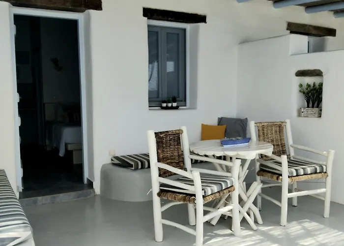Palio Karnagio Παλιό Καρνάγιο