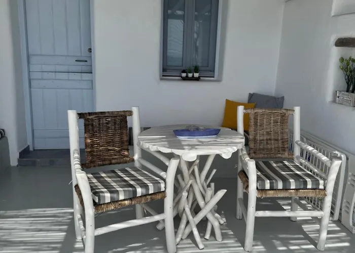 Palio Karnagio Παλιό Καρνάγιο
