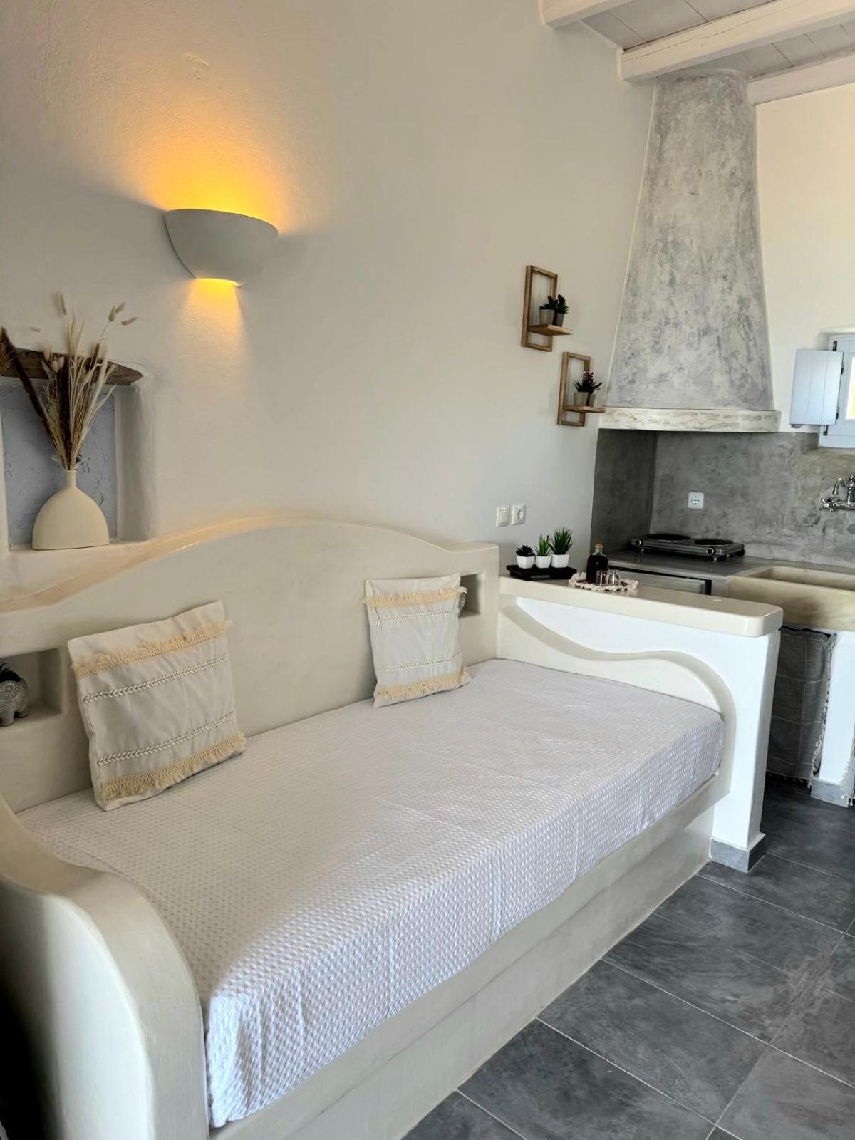 Palio Karnagio παλιό καρνάγιο Apartment